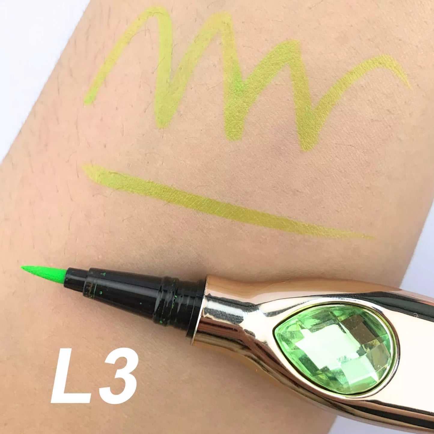 P207 Eyeliner