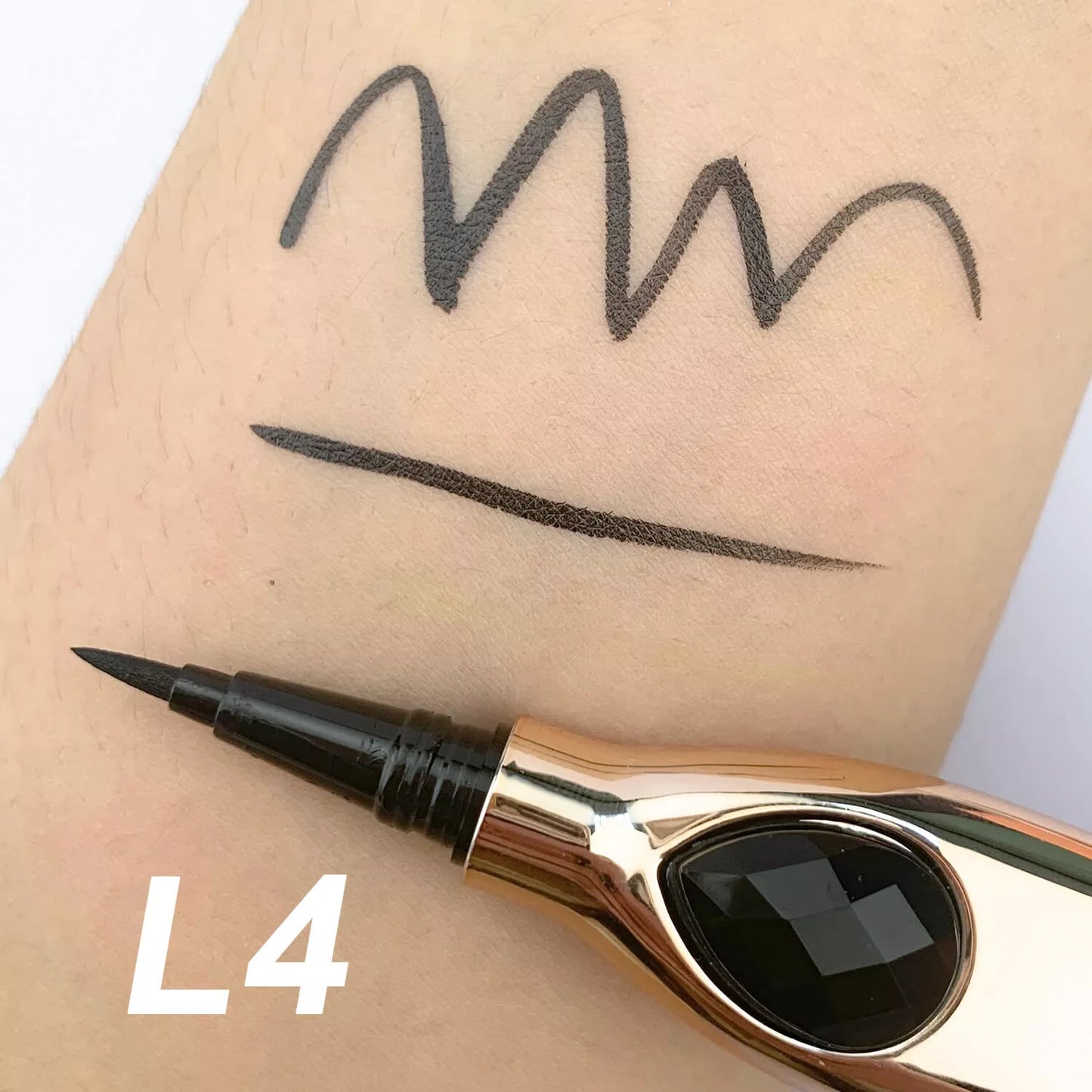 P207 Eyeliner